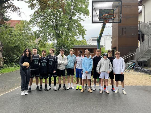 Die Teilnehmer des 1. Laufer Streetball Turniers.