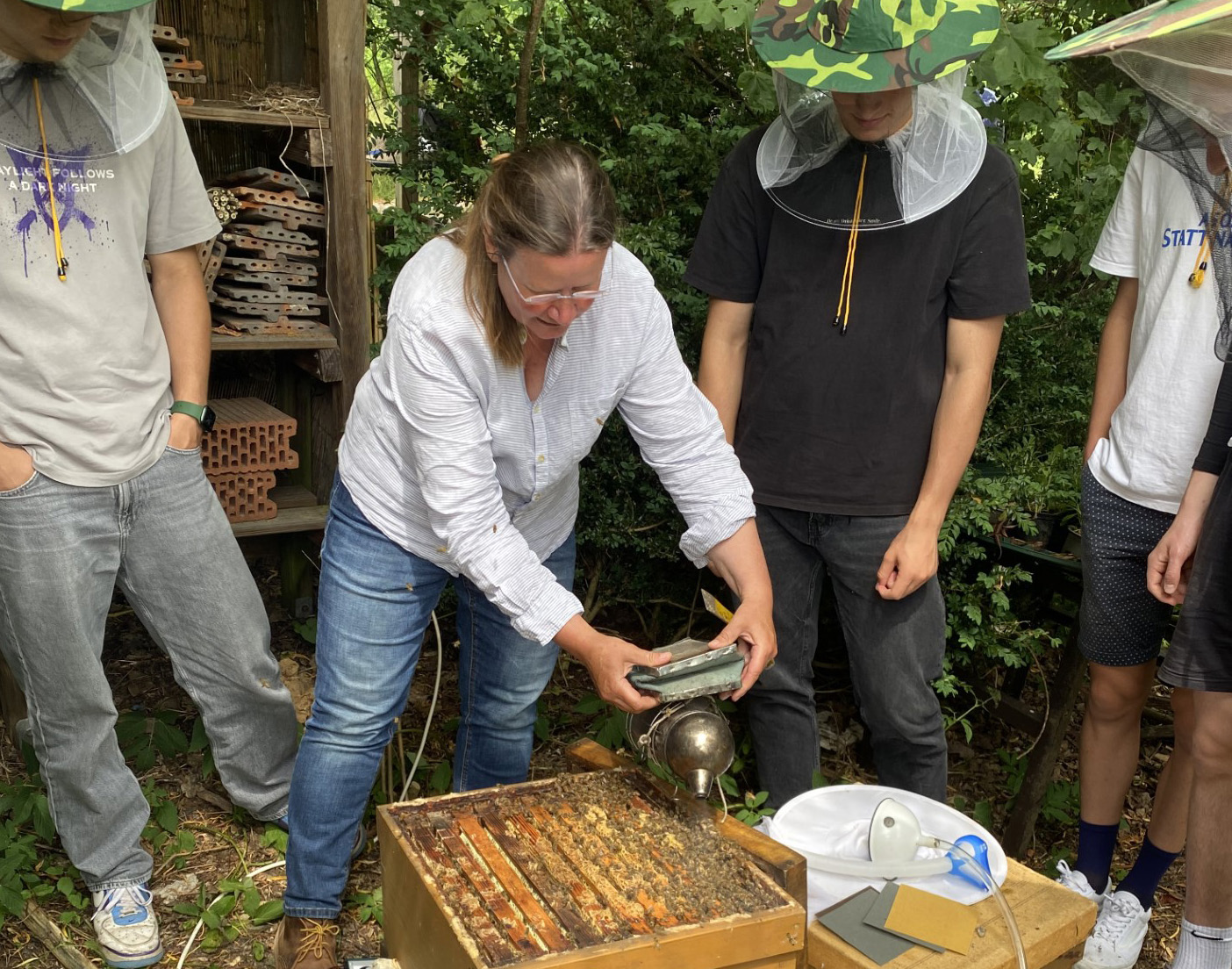 Imkern im Schulgarten