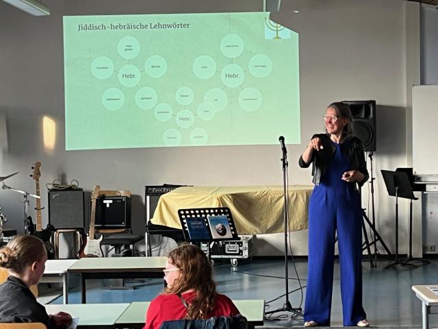 Dr. Martina Switalski