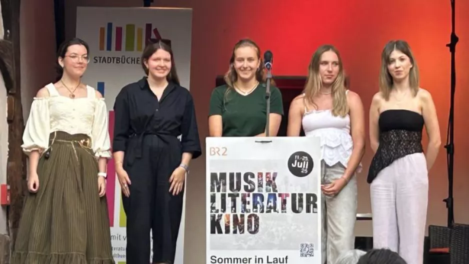 Unsere Schülerinnen beim Poetry-Slam