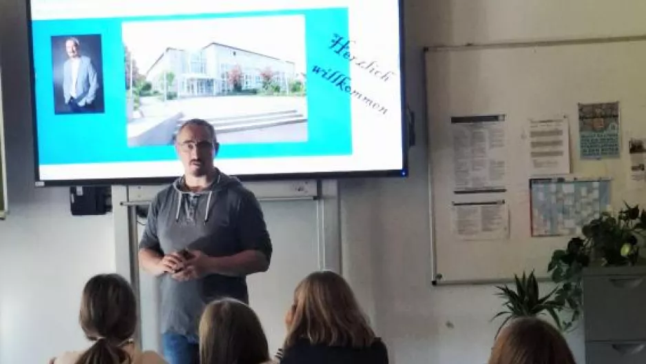 Vortrag von Kriminalhauptkommissar Roland Mücke zum Thema "Digitale Medien und Cybermobbing". 