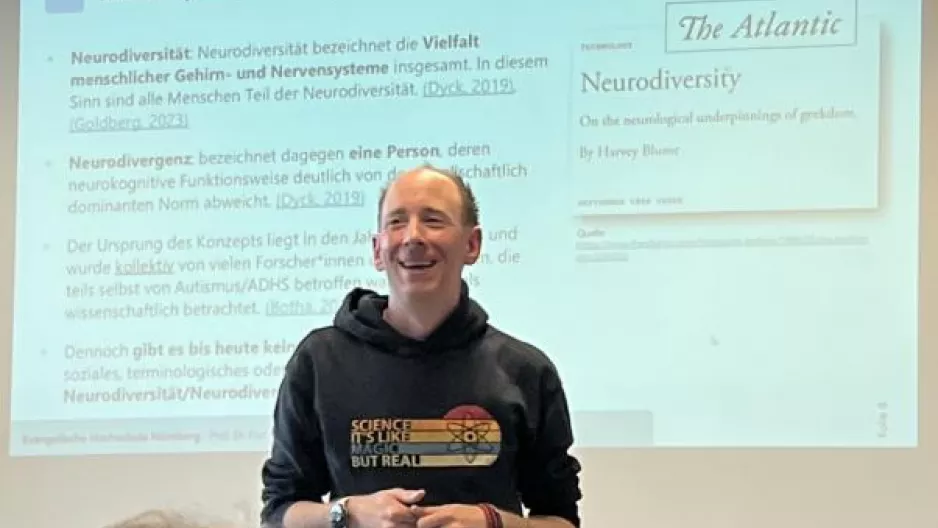 Prof. Dr. Piet van der Keylen zu Besuch am CJT-Gymnasium.